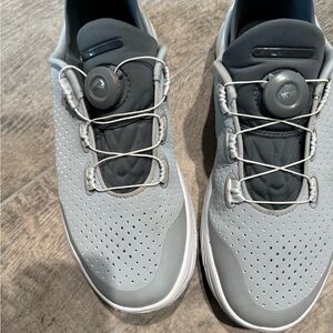 Men's 9.5 Under Armour Shoes
